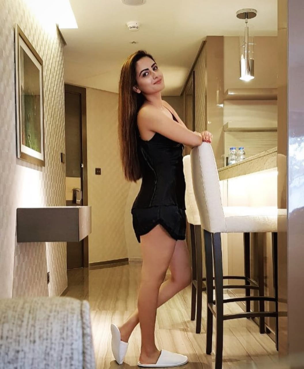 Low Rate Escort Girls in Connaught Place